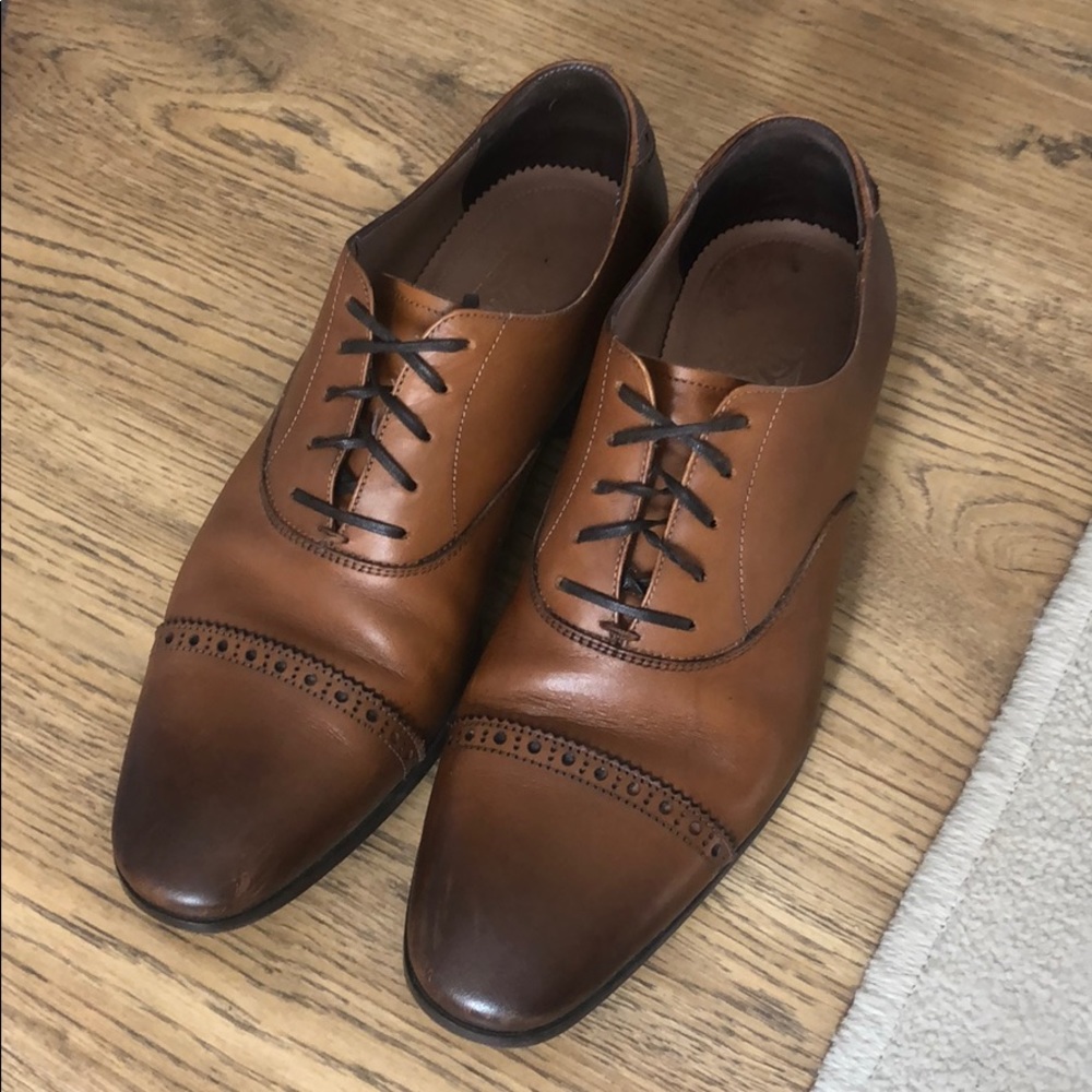 Men’s Salavatore Ferragamo dress shoes size 7